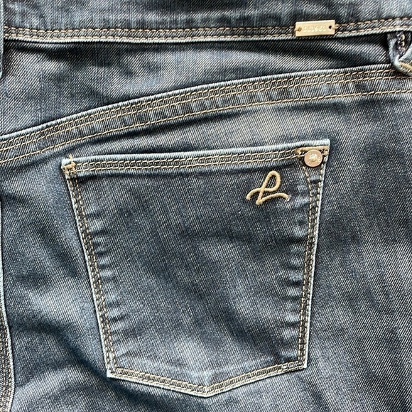 Sz32 DL1961 Karen High Rise Skinny in a Medium Blue wash In GUC - Picture 4 of 8